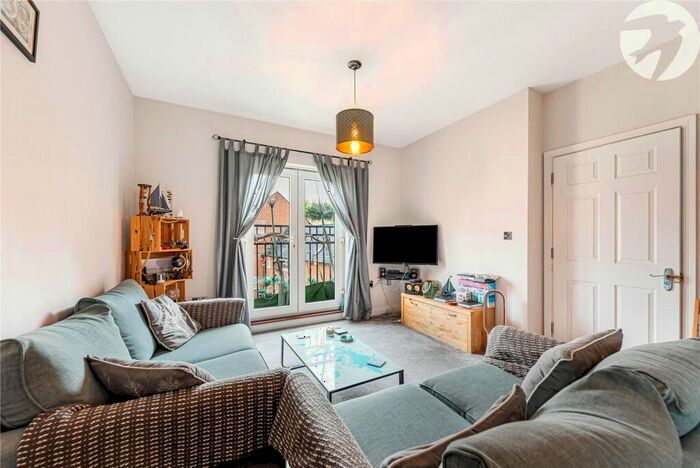 2 Bedroom Flat For Sale In Empire Walk, Greenhithe, Kent, DA9