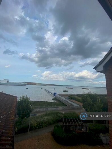 2 Bedroom Flat To Rent In Chandlers Drive, Erith, DA8