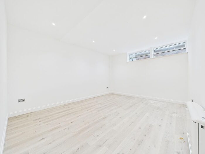 1 Bedroom Flat To Rent In Augusta Place, Worthing, BN11