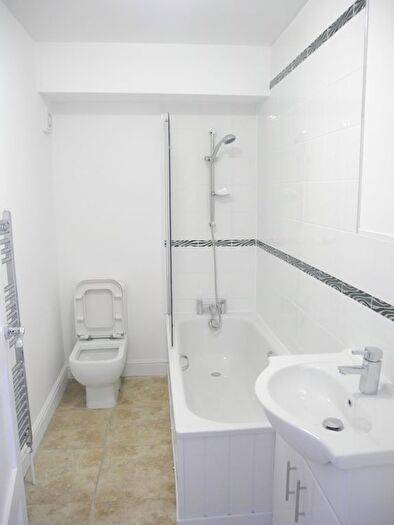 2 Bedroom Flat To Rent In Cheriton Road, Folkestone, CT19