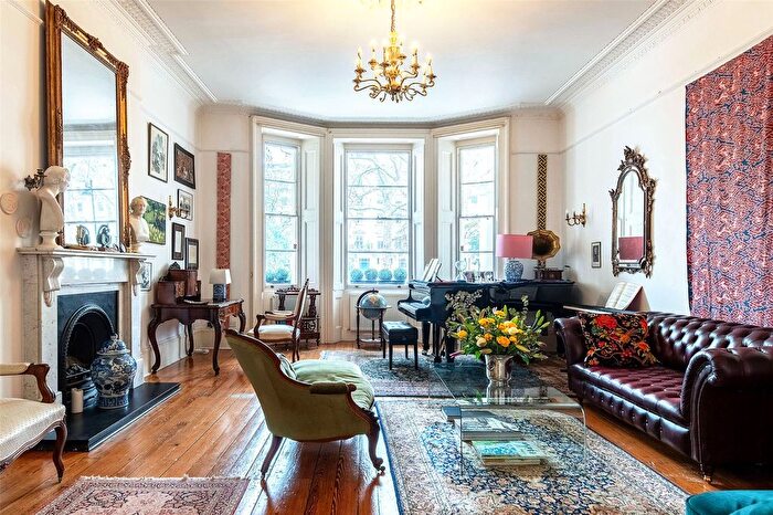 2 Bedroom Flat For Sale In St. Georges Square, London, SW1V