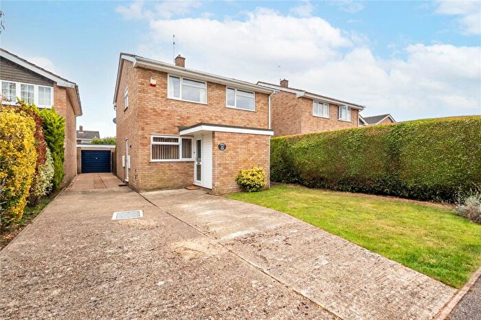 4 Bedroom Detached House For Sale In Poplar Road, Kensworth, LU6
