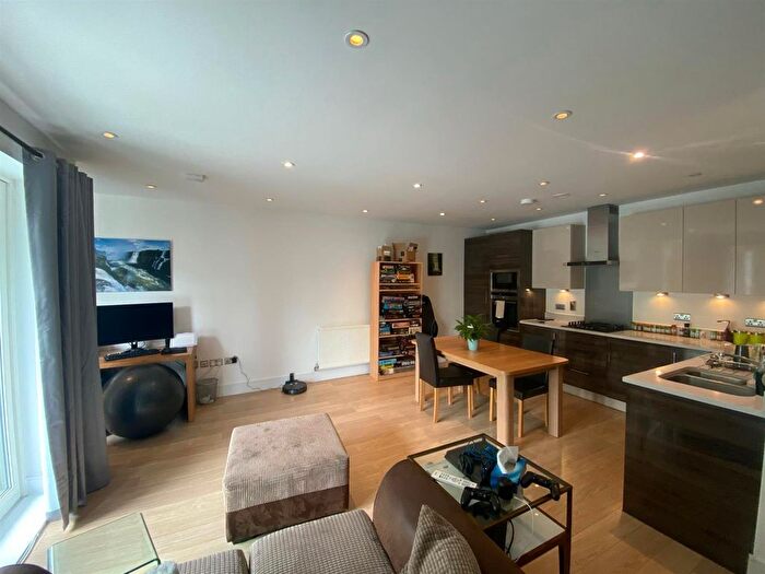 1 Bedroom Flat To Rent In Sidney Road, London, SW9