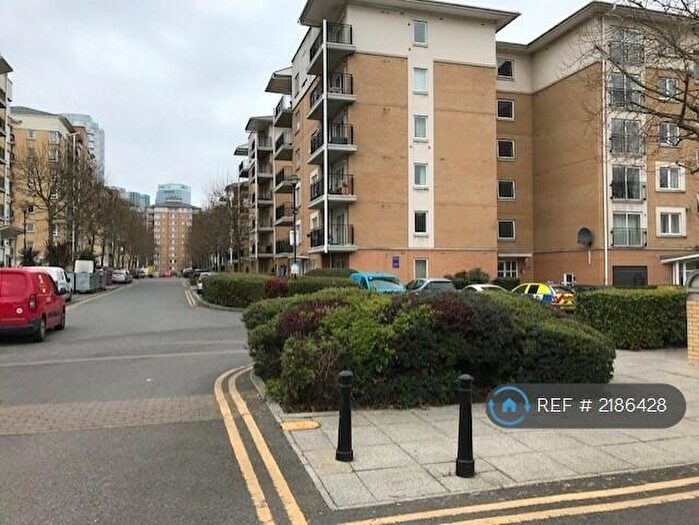 3 Bedroom Flat To Rent In Newport, London, E14