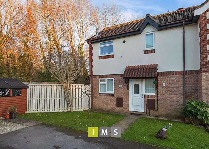 2 Bedroom End Of Terrace House For Sale In Duxford Close, Bicester, OX26