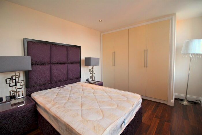 3 Bedroom Flat To Rent In Marlborough Drive, Bushey, WD23