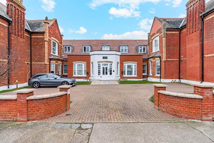 2 Bedroom Apartment For Sale In Graystone Road, Tankerton, Whitstable, CT5