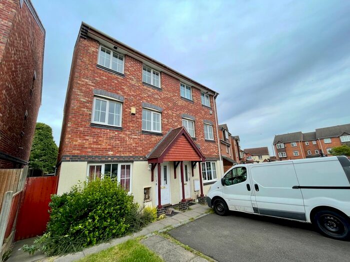 5 Bedroom Town House To Rent In Barwell Road, Birmingham, B9