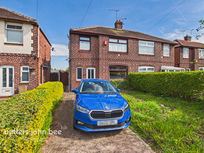 3 Bedroom Semi Detached House For Sale In Middlewich Street, Crewe, CW1