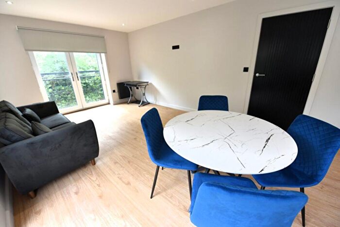2 Bedroom Flat To Rent In Trinity Apartments, Flat, LS13