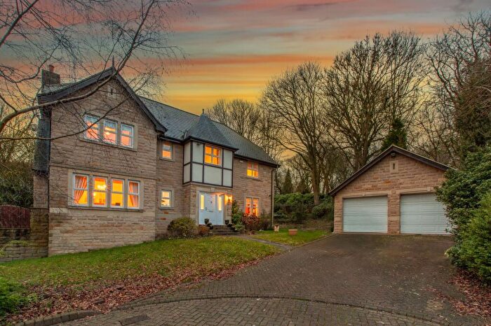 5 Bedroom Detached House For Sale In Bardon Hall Gardens, Leeds, LS16