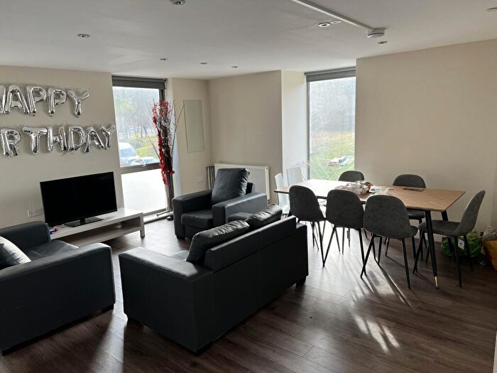 5 Bedroom Town House To Rent In Sudbury Street, Sheffield, S3