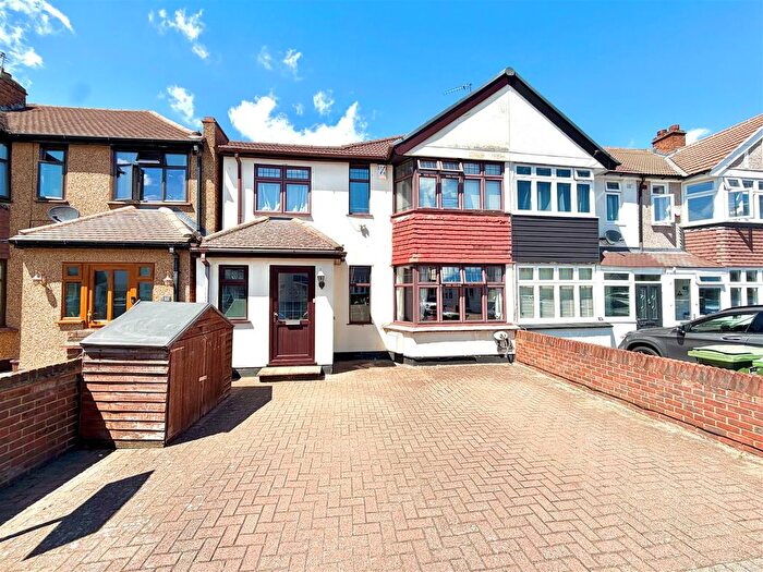 4 Bedroom End Of Terrace House For Sale In Murchison Avenue, Bexley, DA5