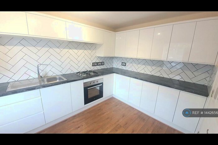 3 Bedroom Terraced House To Rent In Dagenham, Essex, RM9