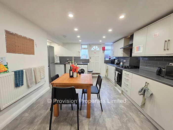 6 Bedroom Terraced House To Rent In Cardigan Lane, Burley, Leeds, LS4