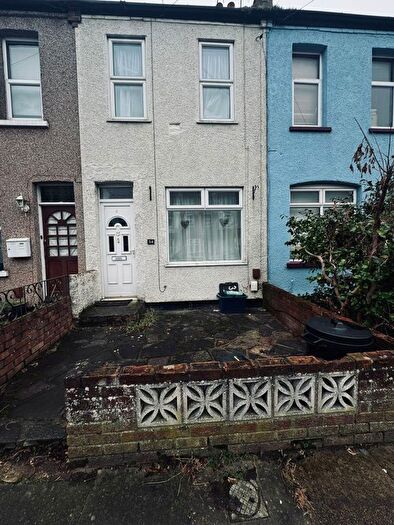 2 Bedroom Terraced House To Rent In Station Avenue, Southend-On-Sea, SS2