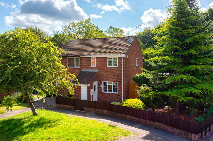 3 Bedroom Semi-Detached House To Rent In Knipton Drive, Loughborough, LE11