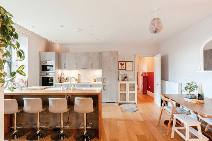 2 Bedroom Flat For Sale In Consort House, East Street, Soutville, BS3