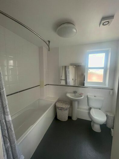 1 Bedroom Flat To Rent In Gareth Drive, London, N9