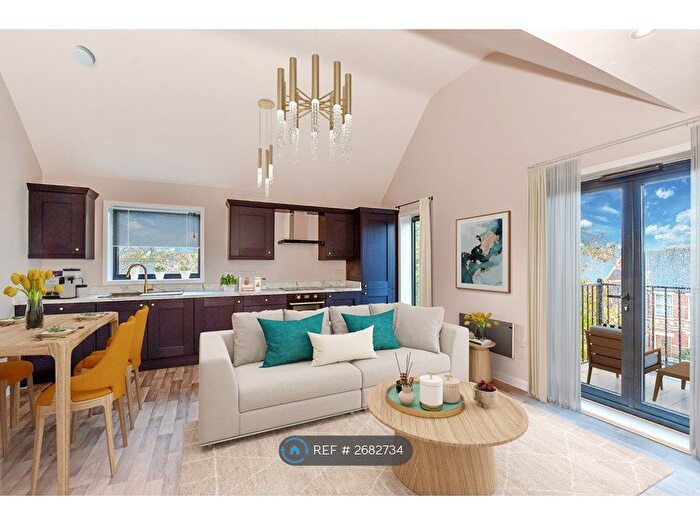 2 Bedroom Flat To Rent In Maidstone Road, Paddock Wood, Tonbridge, TN12