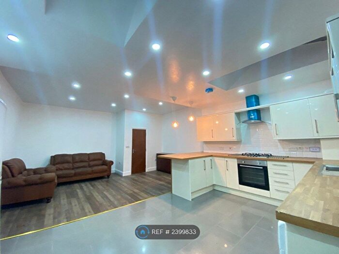 4 Bedroom Terraced House To Rent In Lincoln Road, London, E13