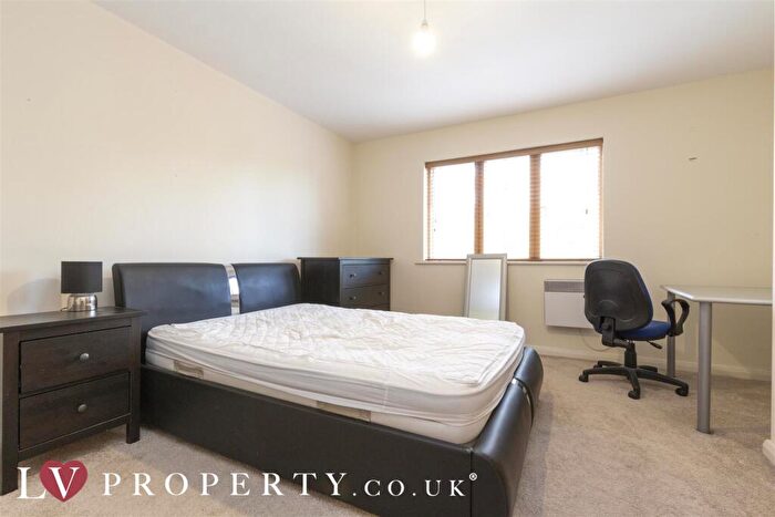 2 Bedroom Apartment To Rent In Irving Street, City Centre, Birmingham, West Midlands, B1