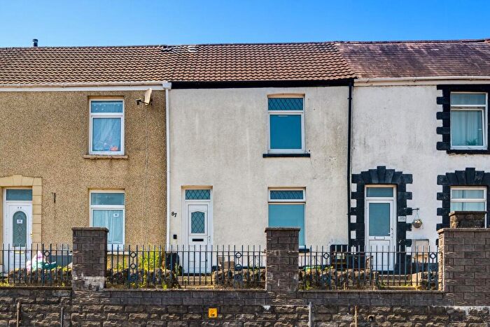 2 Bedroom Terraced House For Sale In Pentregethin Road, Cwmbwrla, SA5