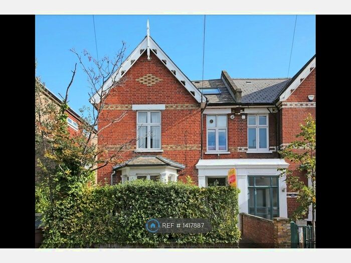 2 Bedroom Maisonette To Rent In Montague Road, London, SW19