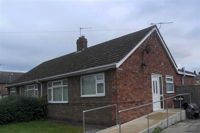2 Bedroom Bungalow To Rent In Sutton House Road, Hull, HU8