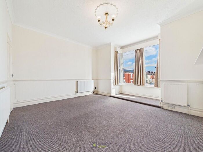 1 Bedroom Flat To Rent In Winter Road, Southsea, PO4