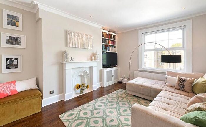 2 Bedroom Flat To Rent In Portman Square, Marylebone, London, W1H