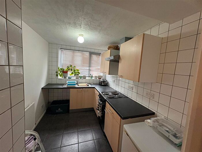 1 Bedroom Flat To Rent In Wheatley Hall Road, Doncaster, DN2