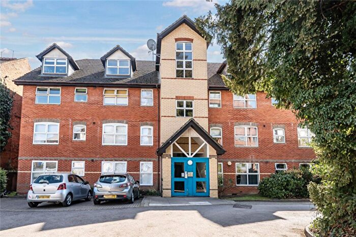 2 Bedroom Apartment For Sale In Prestwick Court, Muirfield Close, Reading, RG1