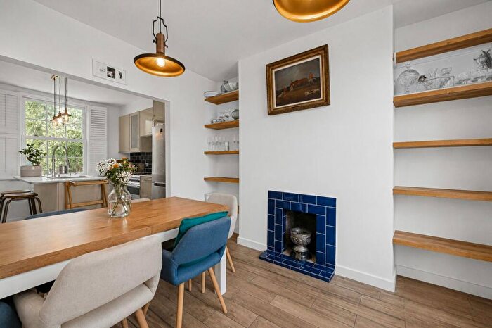 3 Bedroom House For Sale In Chaseley Street, Canary Wharf, E14