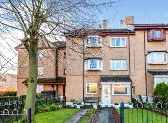 2 Bedroom Terraced House To Rent In Lochdochart Road, Glasgow, G34
