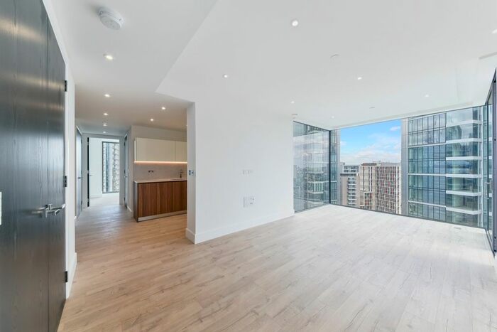 1 Bedroom Flat To Rent In Piazza Walk, Goodman' S Fields, Aldgate, London, E1