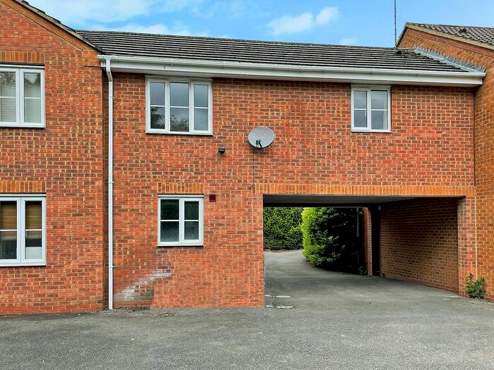 1 Bedroom Flat To Rent In Merrivale Close, Kettering, NN15