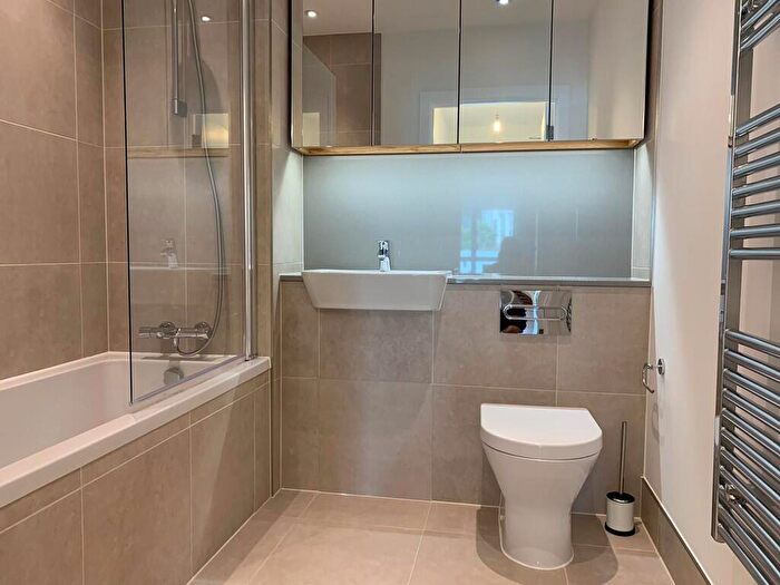 1 Bedroom Apartment For Sale In The Wing, Camberwell, SE5