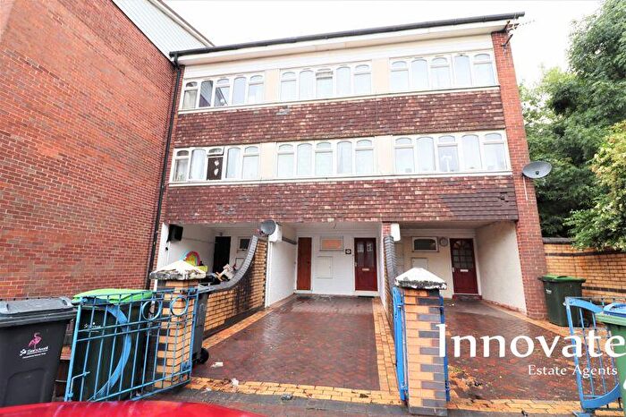 3 Bedroom Terraced House To Rent In Crusader Close, Oldbury, B69