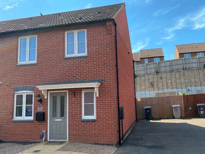 3 Bedroom Semi-Detached House To Rent In Monmouth Way, Grantham, Grantham, NG31