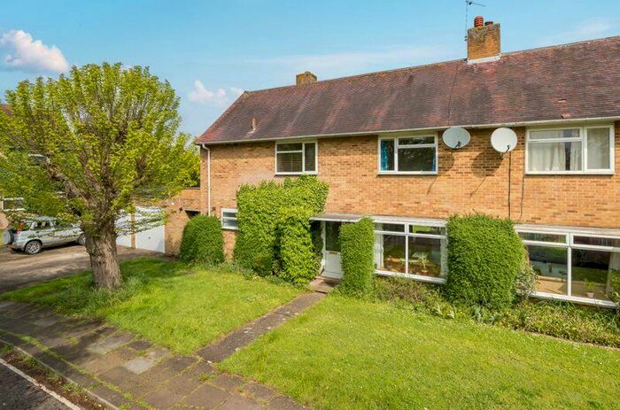 5 Bedroom Semi-Detached House To Rent In Nuneham Square, Abingdon, OX14