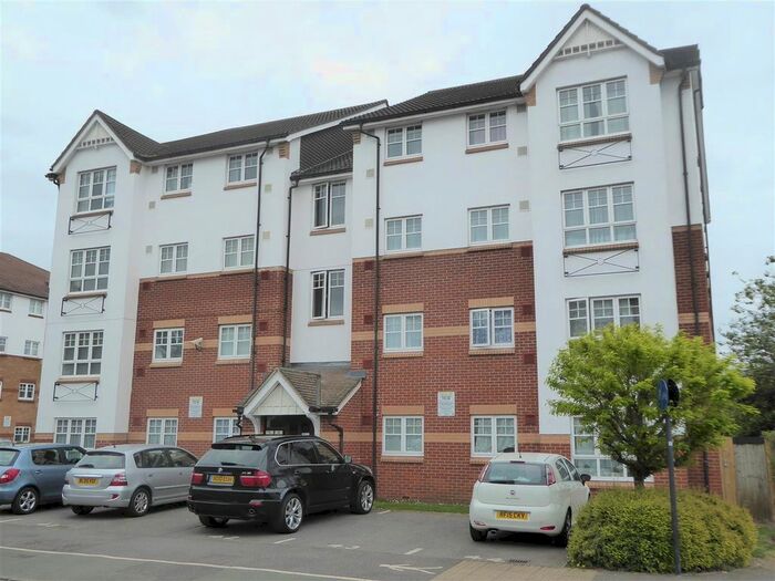 2 Bedroom Flat To Rent In Perkin Close, Hounslow, TW3
