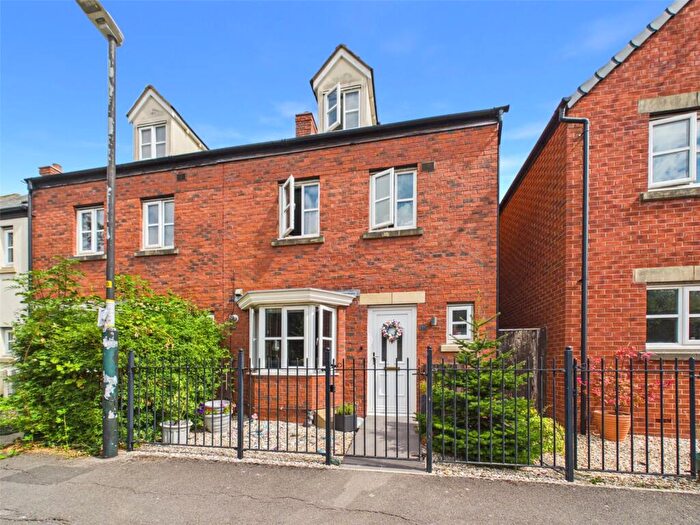 4 Bedroom Semi Detached House For Sale In The Plantation, Hardwicke, Gloucester, Gloucestershire, GL2