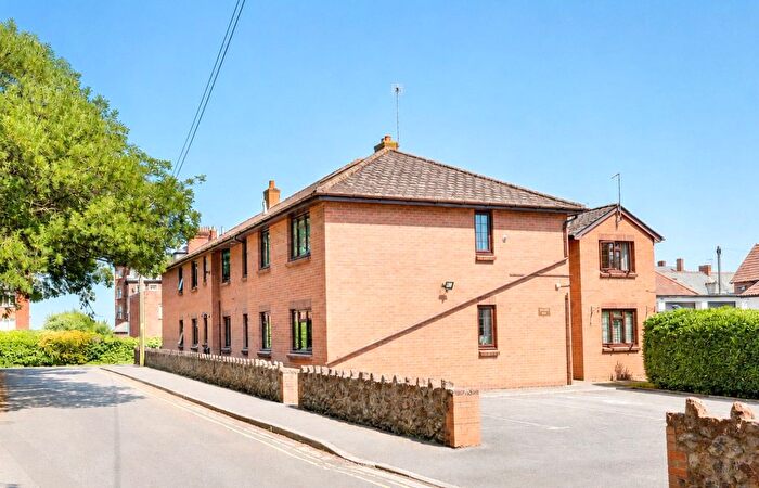 2 Bedroom Flat For Sale In North Road, Minehead, Somerset, TA24