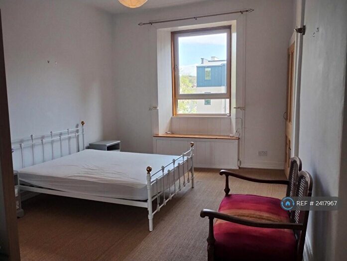 2 Bedroom Flat To Rent In Steel's Place, Edinburgh, EH10