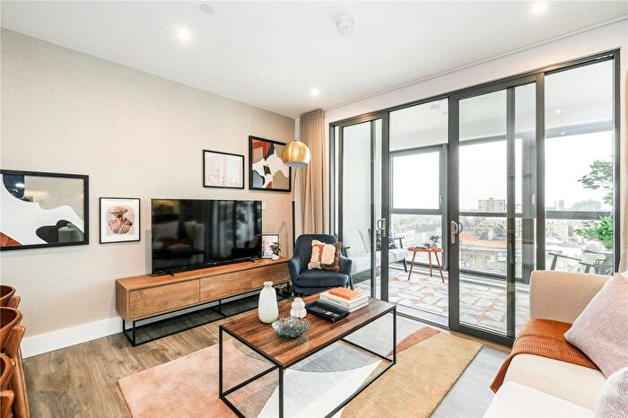 2 Bedroom Flat For Sale In Poplar Walk, Croydon, CR0