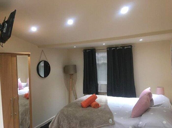 Studio To Rent In Park Avenue Road, NW2