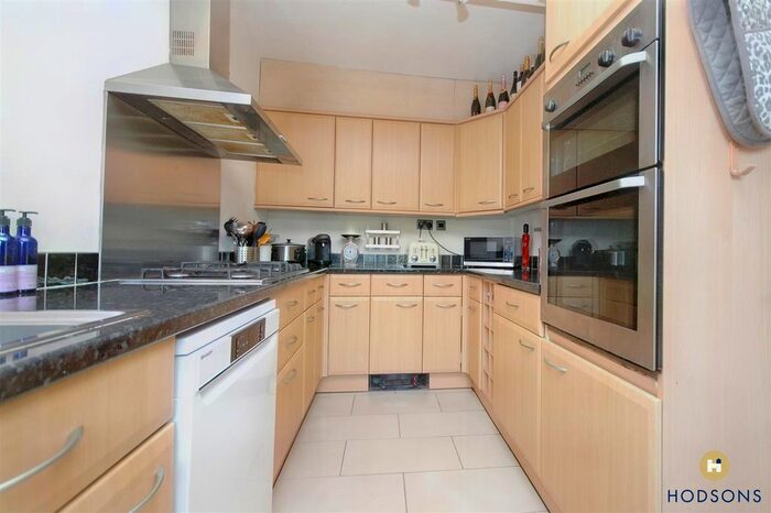 2 Bedroom Cottage For Sale In School Lane, Walton, Wakefield, WF2
