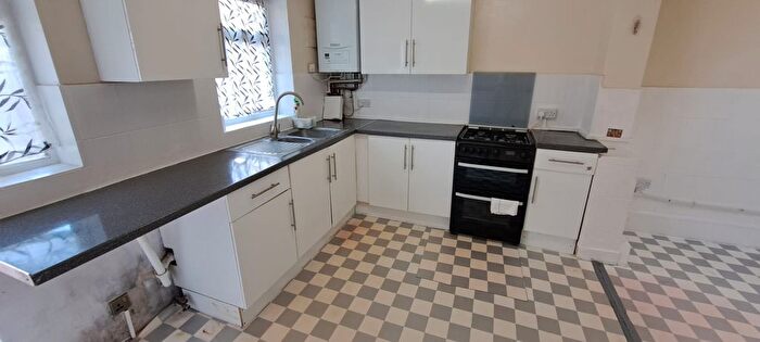 4 Bedroom Terraced House To Rent In Lea Road, Southall, UB2