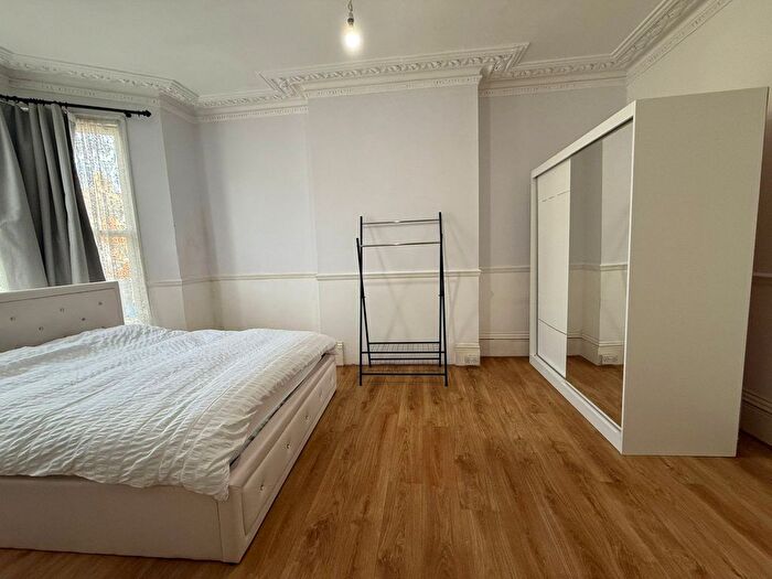 1 Bedroom Studio To Rent In Ilford, IG1